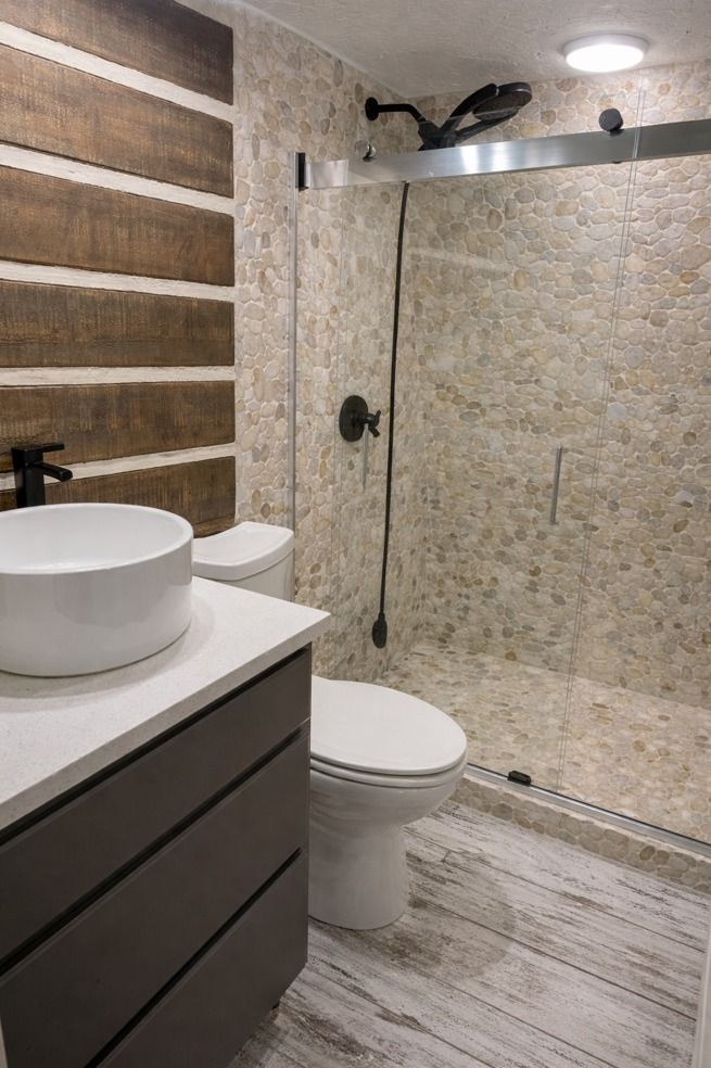 Bath entry, from the hall